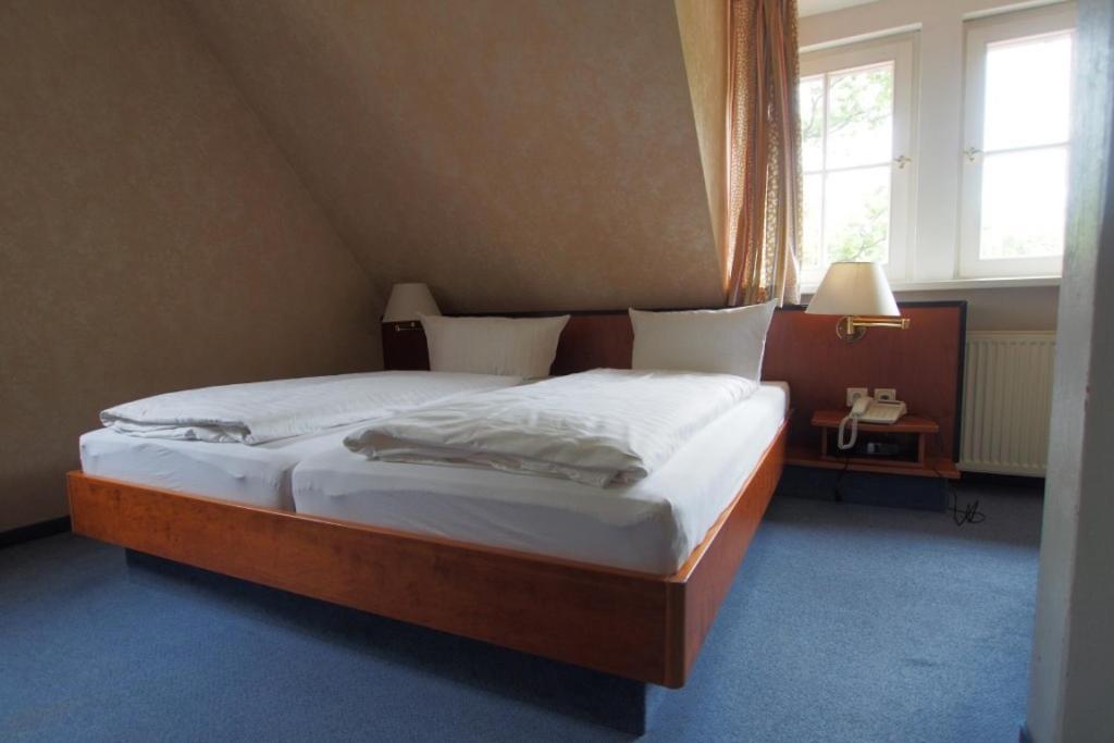 Hotel Schlossvilla Derenburg ภายนอก รูปภาพ