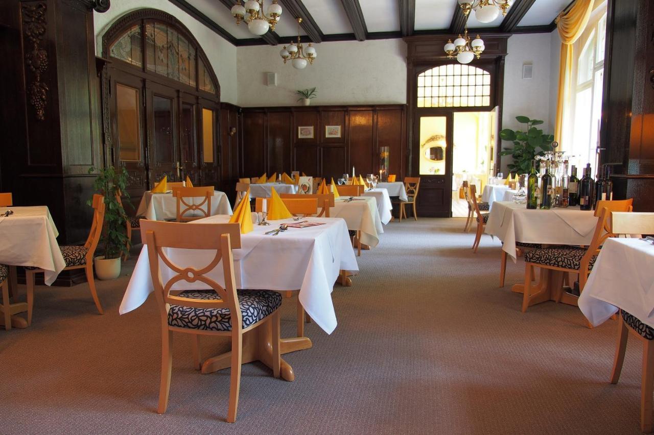 Hotel Schlossvilla Derenburg ภายนอก รูปภาพ